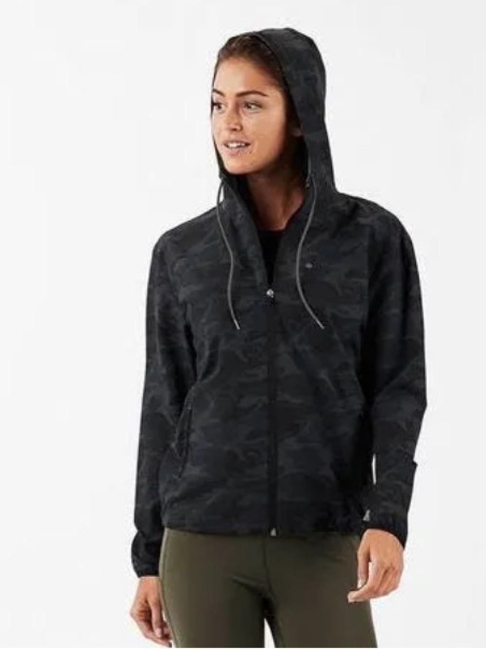 Vuori Women’s Lightweight Train Jacket Camo Size S.
